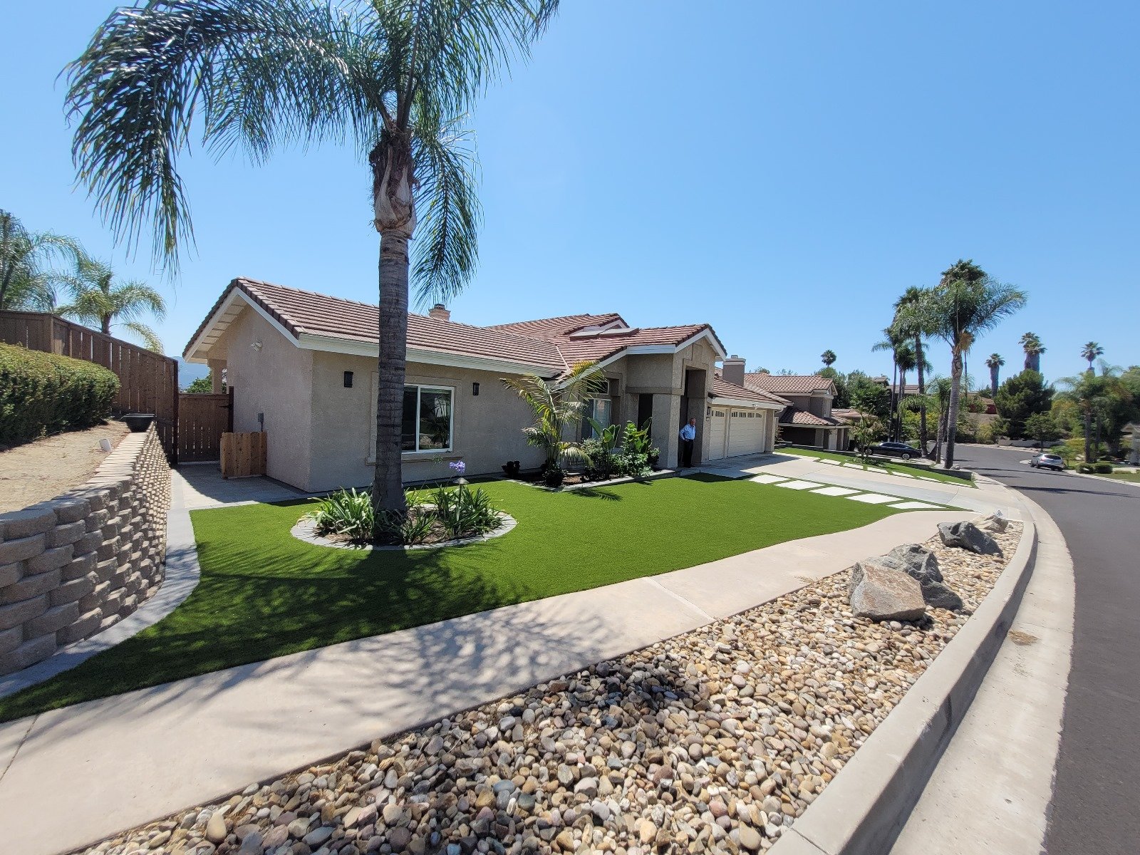 WhatsApp Image 2025-08-25 at 11.32.28 (1)